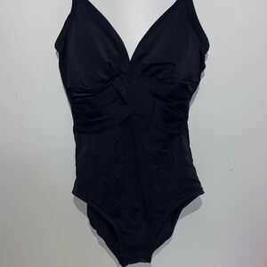 Jantzen Classics Women's Black Crisscross Front Padded One-Piece Swimsuit Sz 10